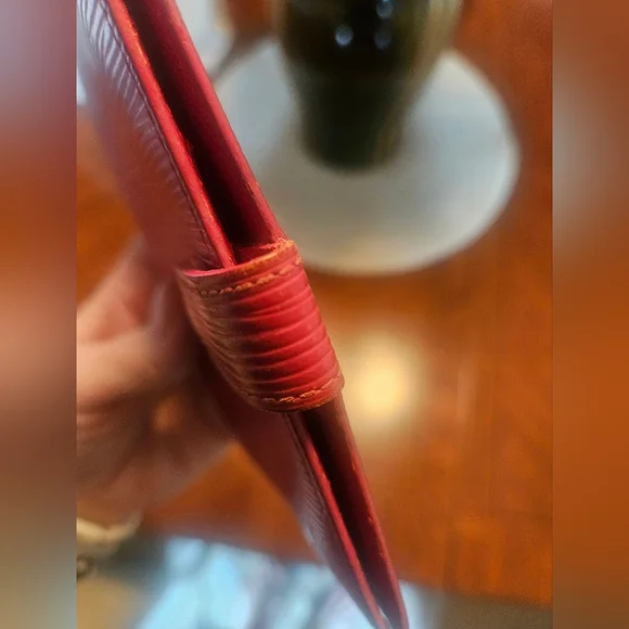 Louis Vuitton Red Epi Agenda In GUC - Picture 6 of 10